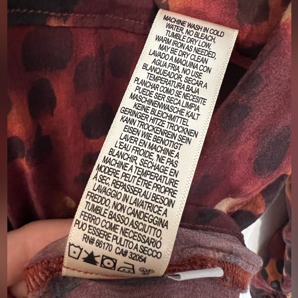 Anthropologie Cloth & Stone: Button-Down Blouse: Size Small - Picture 6 of 6